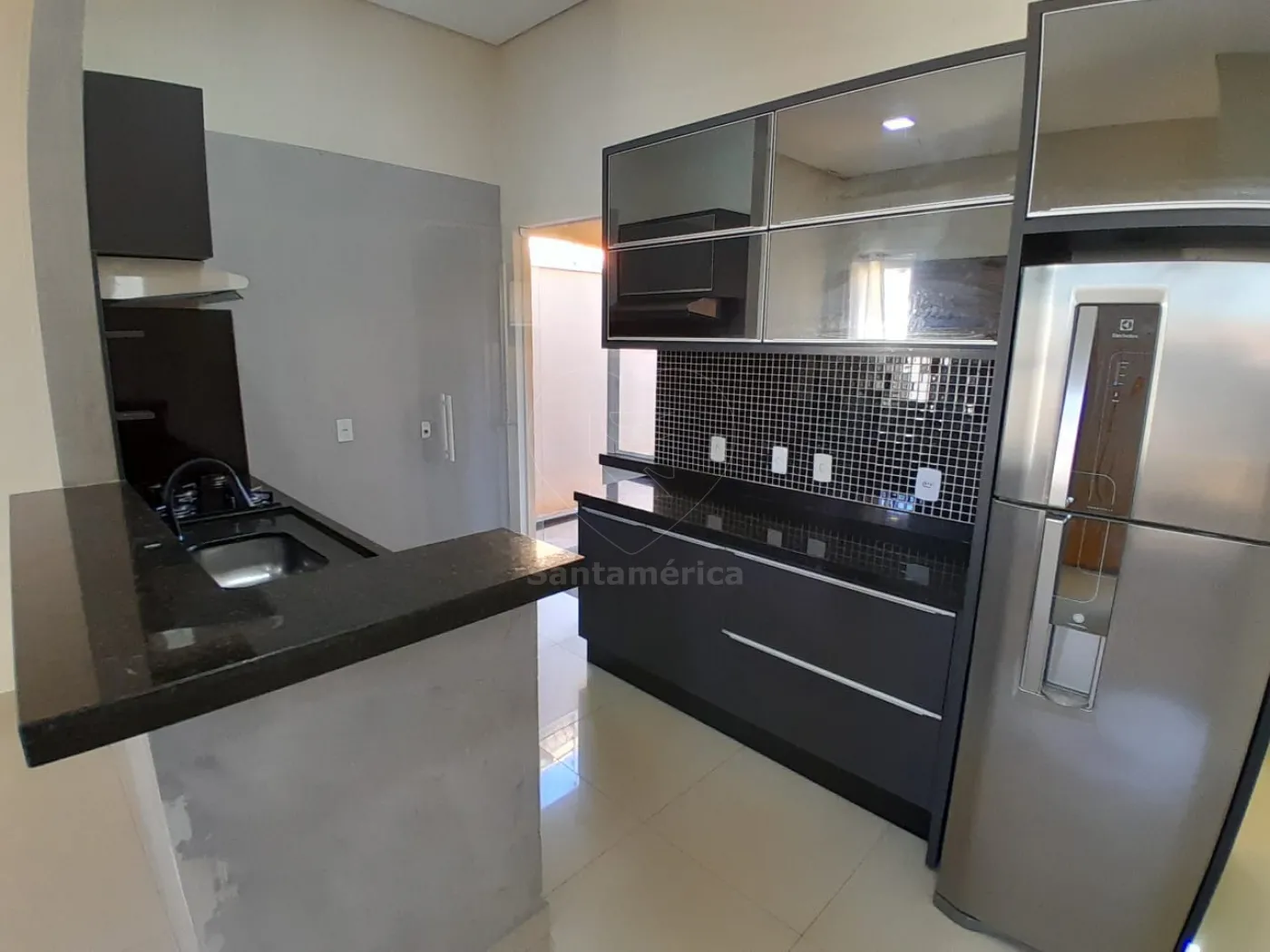 Casa à venda e para alugar com 2 quartos na Região Oeste de Londrina próxima à UEL Alugar Casa / Padrão em Londrina R$ 1.750,00 - Foto 7