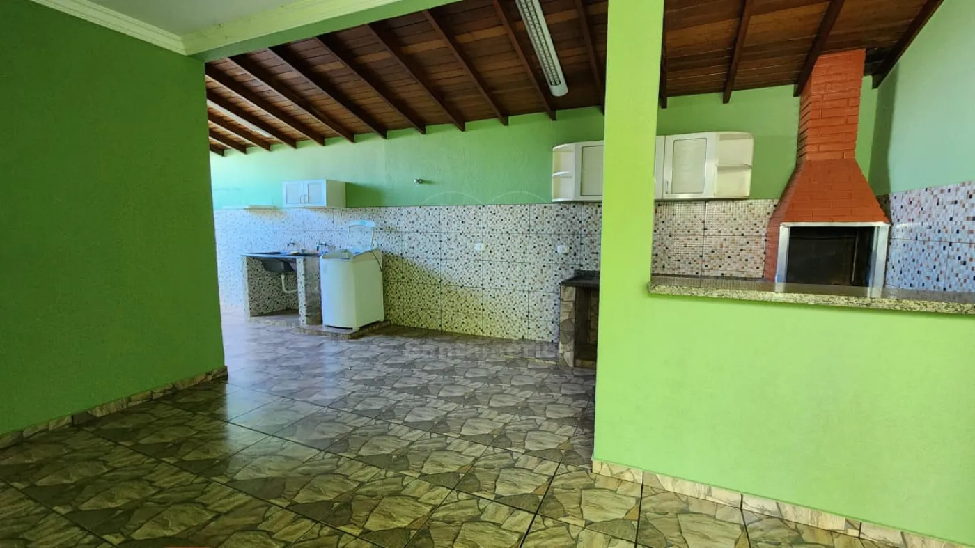 Casa à venda próxima à Avenida Saul Elkind com 4 quartos na Região Norte de LondrinaCasa à venda próxima à Avenida Saul Elkind com 4 quartos na Região Norte de Londrina Comprar Casa / Padrão em Londrina R$ 550.000,00 - Foto 23