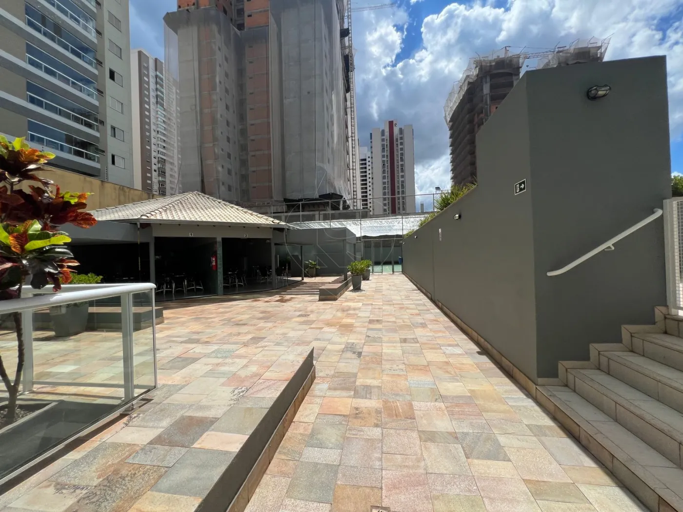 Apartamento para alugar na Região Sul de Londrina com 2 quartos no Edifício Crystal Alugar Apartamento / Padrão em Londrina R$ 3.500,00 - Foto 25