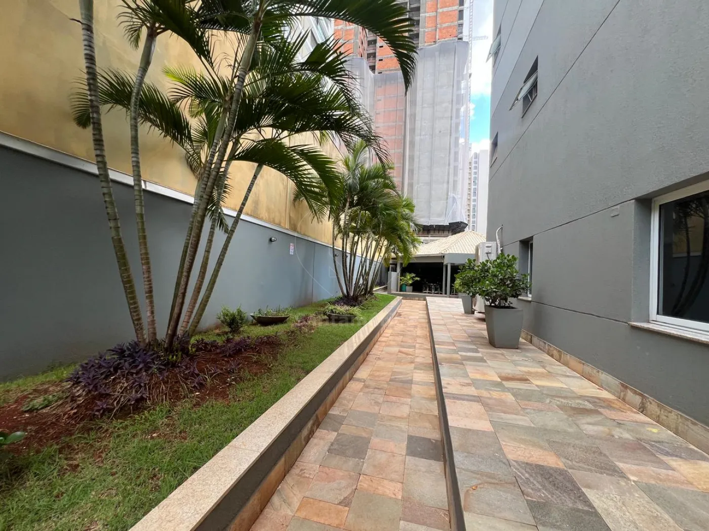 Apartamento para alugar na Região Sul de Londrina com 2 quartos no Edifício Crystal Alugar Apartamento / Padrão em Londrina R$ 3.500,00 - Foto 34