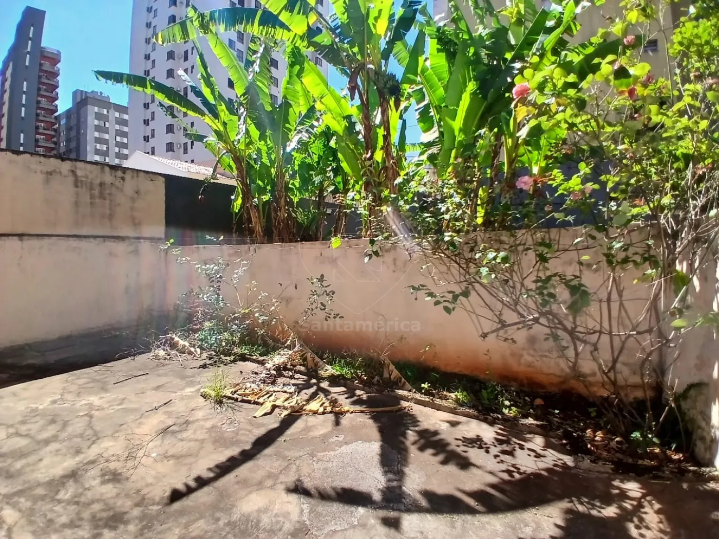 Sobrado de fundos para alugar no Centro com 2 quartos na Região Central de Londrina Alugar Casa / Padrão em Londrina R$ 1.300,00 - Foto 13