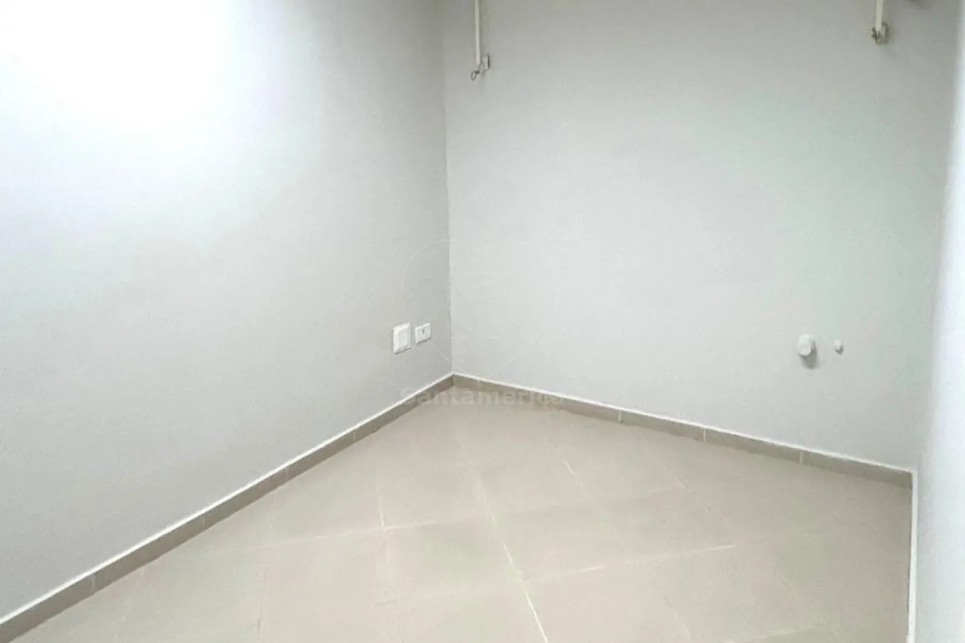 Sala comercial para locação em Londrina
 Alugar Comercial / Sala em Londrina R$ 650,00 - Foto 2