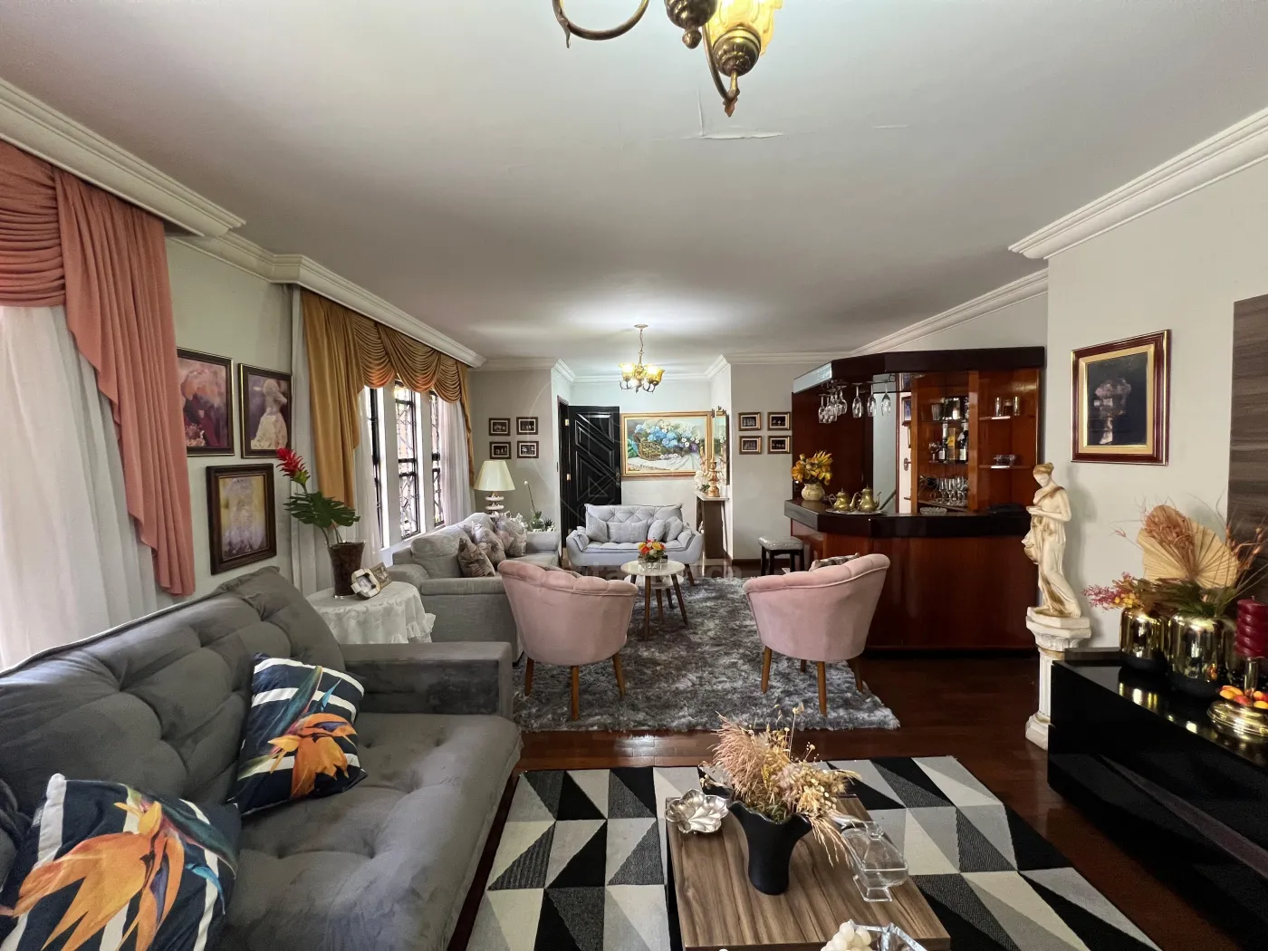 Alugar Casa / Padrão em Londrina R$ 6.000,00 - Foto 6