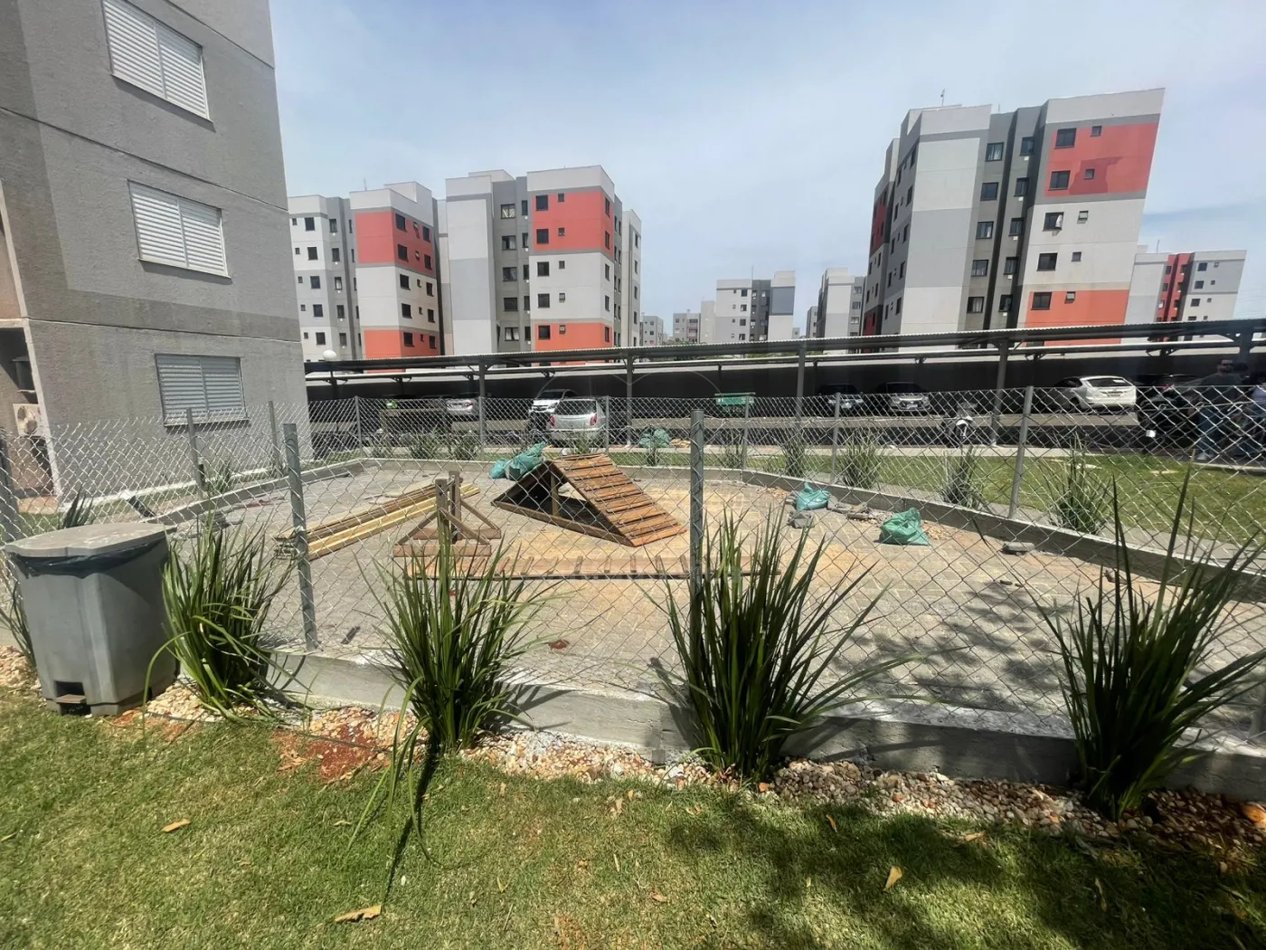 Apartamento para alugar no Residencial London Garden com 2 quartos na Região Norte de Londrina Alugar Apartamento / Padrão em Londrina R$ 900,00 - Foto 9