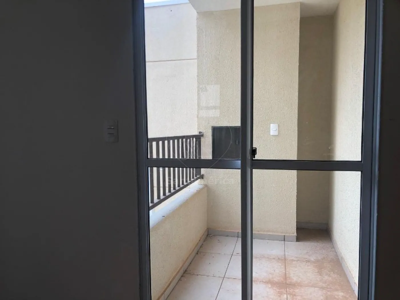 Apartamento com 2 quartos para alugar na Região Leste de Londrina no Residencial Laguna Di Sevilha Alugar Apartamento / Padrão em Londrina R$ 1.350,00 - Foto 5