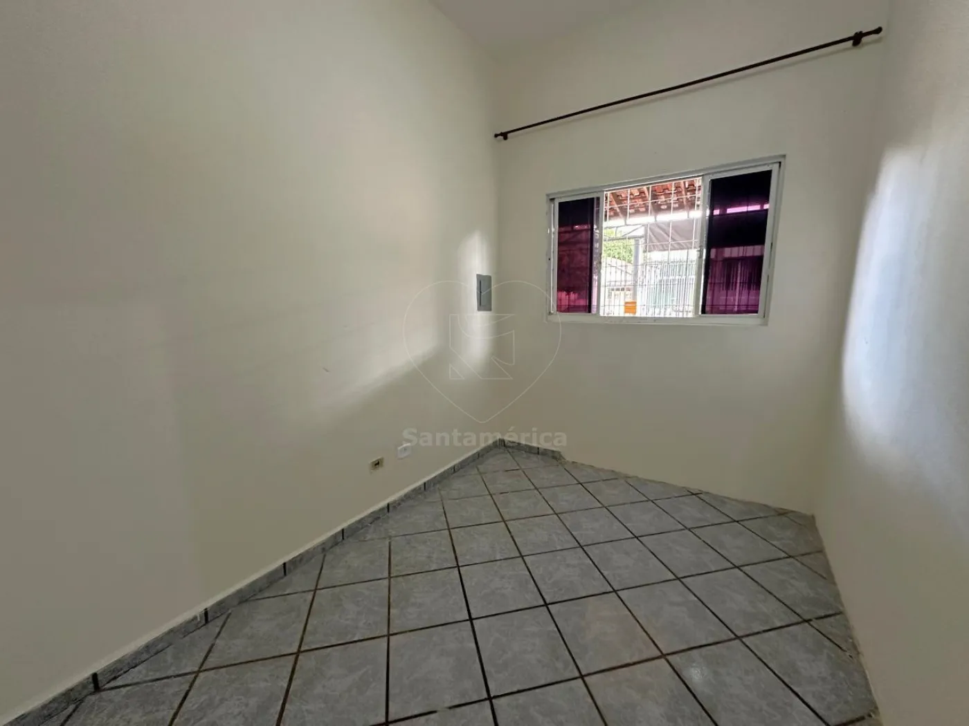 Casa para alugar na Região Norte de Londrina com 4 quartos no bairro João Paz Alugar Casa / Padrão em Londrina R$ 2.200,00 - Foto 25