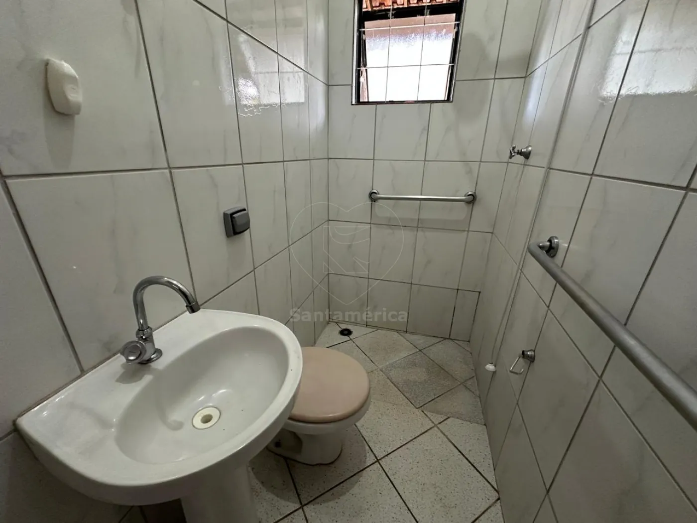 Casa para alugar na Região Norte de Londrina com 4 quartos no bairro João Paz Alugar Casa / Padrão em Londrina R$ 2.200,00 - Foto 28