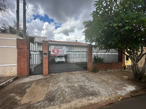 imagem 1 - Casa à venda no Bairro Universitário com 3 quartos, sendo 1 suíte na Região Oeste de Londrina imagem 1 - Casa à venda no Bairro Universitário com 3 quartos, sendo 1 suíte na Região Oeste de Londrina