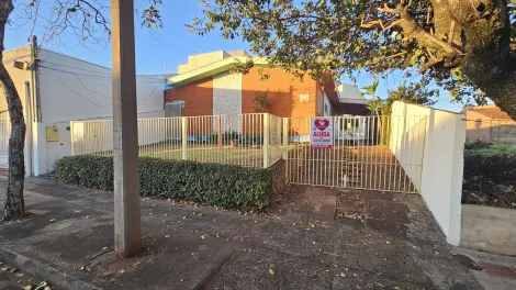 imagem 3 - Casa comercial para alugar ou vender no Jardim Petrópolis com 6 quartos na Região Central de Londrina imagem 3 - Casa comercial para alugar ou vender no Jardim Petrópolis com 6 quartos na Região Central de Londrina