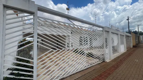 imagem 2 - Casa Comercial para alugar no Bairro Tucanos, Região Sul de Londrina com 3 Salas imagem 2 - Casa Comercial para alugar no Bairro Tucanos, Região Sul de Londrina com 3 Salas