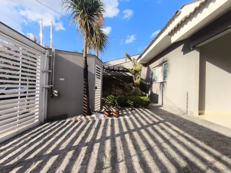 imagem 2 - Casa à Venda com 2 Dormitórios, Suíte e Ar Condicionado, Próxima à Avenida Europa imagem 2 - Casa à Venda com 2 Dormitórios, Suíte e Ar Condicionado, Próxima à Avenida Europa