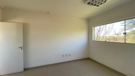 imagem 2 - Barracão comercial para venda e locação próximo ao Parque Ney Braga em Londrina imagem 2 - Barracão comercial para venda e locação próximo ao Parque Ney Braga em Londrina