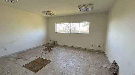 imagem 4 - Barracão comercial para venda e locação próximo ao Parque Ney Braga em Londrina imagem 4 - Barracão comercial para venda e locação próximo ao Parque Ney Braga em Londrina