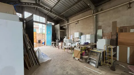 imagem 5 - Barracão para venda na Região Central de Londrina com 1 sala e 1 banheiro imagem 5 - Barracão para venda na Região Central de Londrina com 1 sala e 1 banheiro